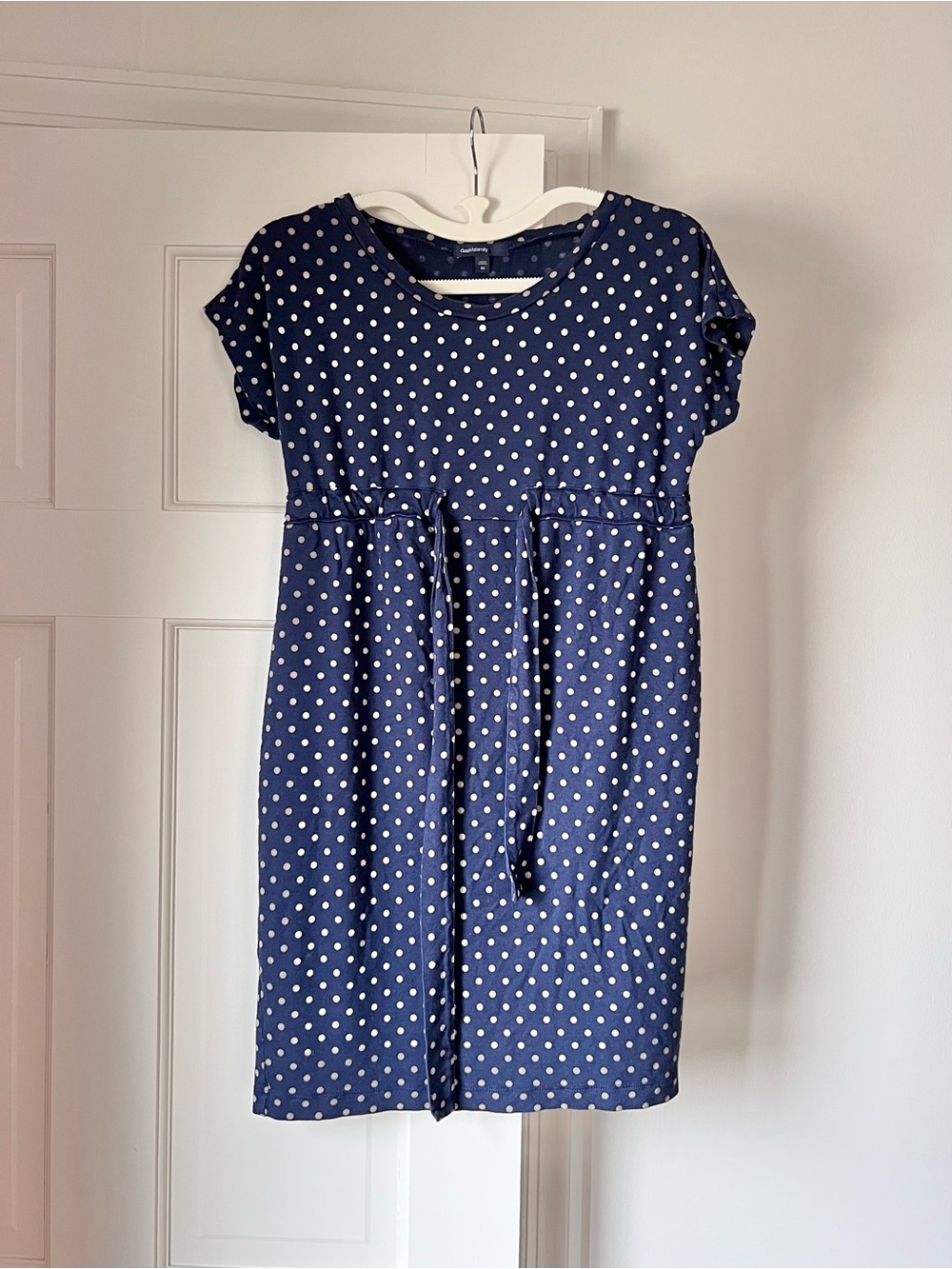 Gap maternity dress with white polka dots on navy blue Size XS